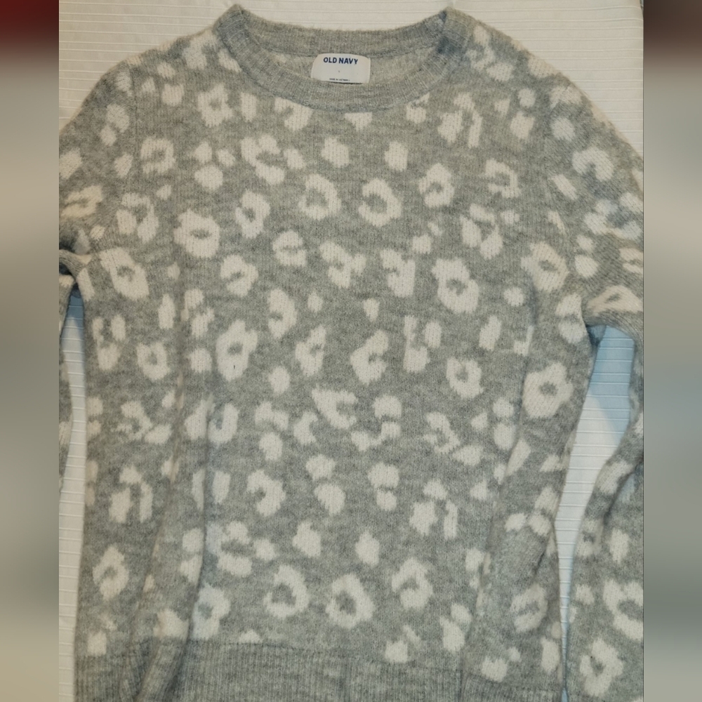 Old Navy Gray and Cream Patterned Sweater